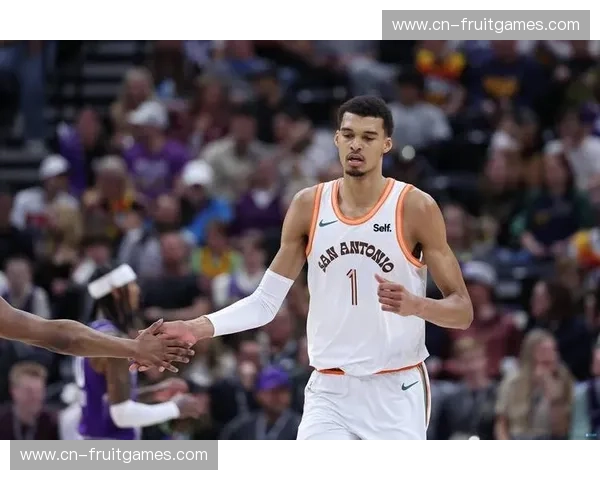 马刺攻防体系围绕文班构建 其成长速度决定球队未来上限